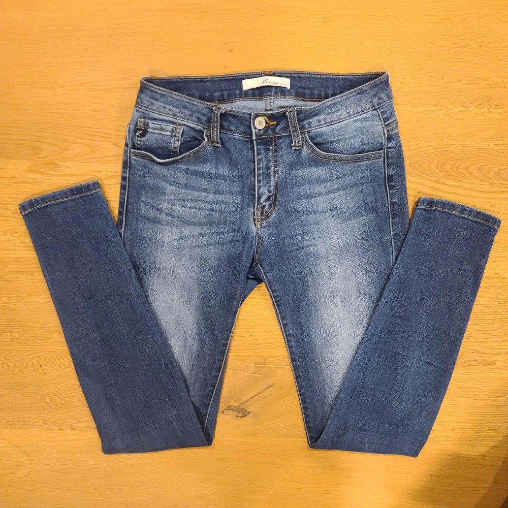 KanCan Mid Rise Medium Wash Skinny Jeans Sz. 5/26